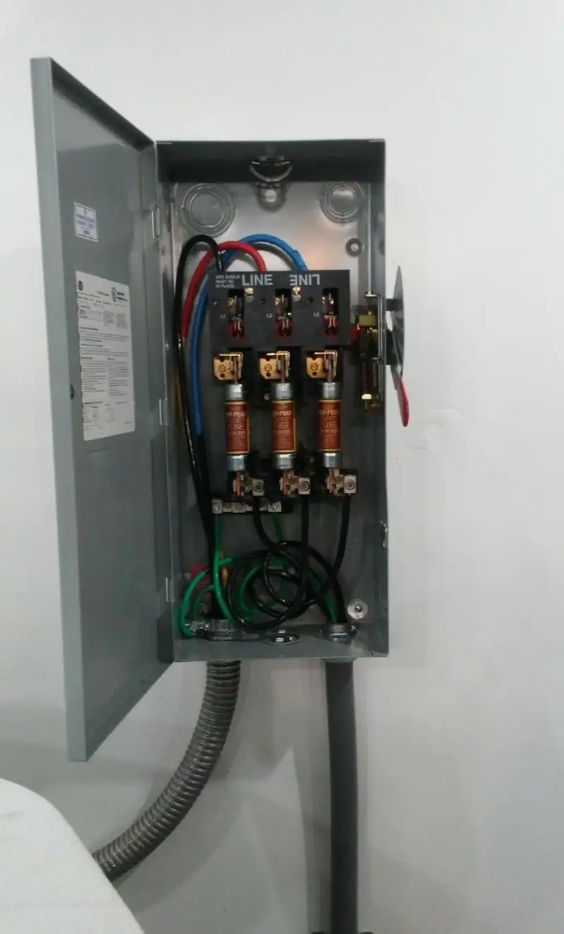 Three-phase disconnect switch installed for Electrical Wiring & Rewiring in Winnsboro